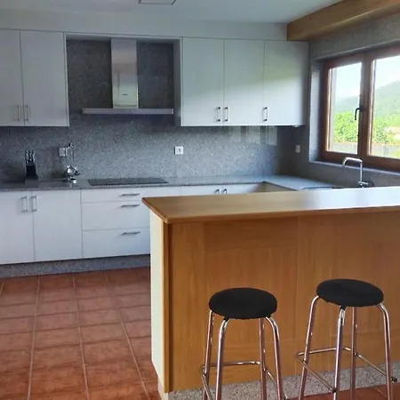 Casa Con Piscina Muy Cerca De Las Playas De San Xurxo Y Doninos